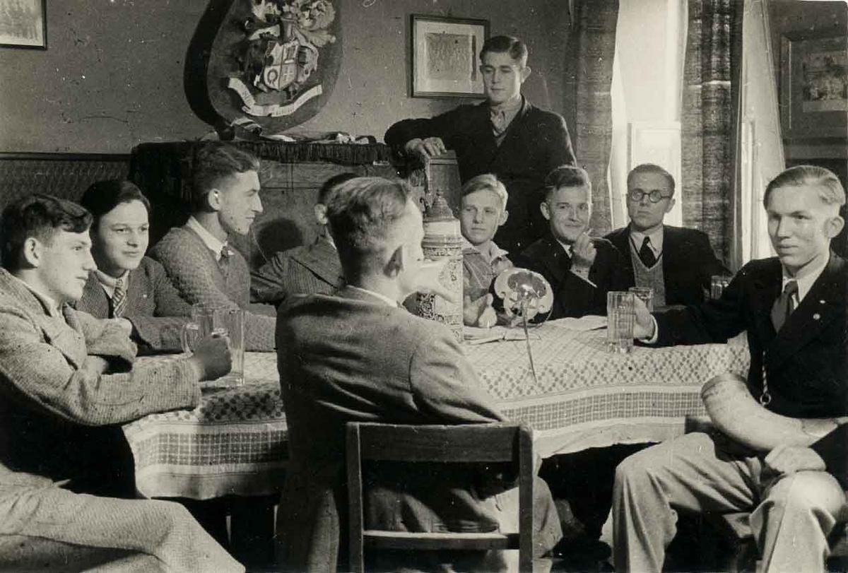 Im Vereinszimmer der Friesen